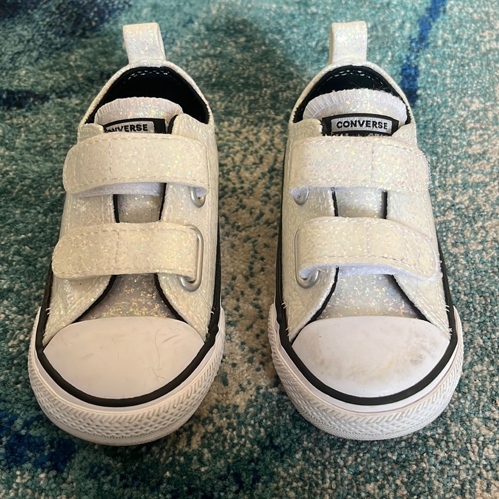 White sparkle girls converse